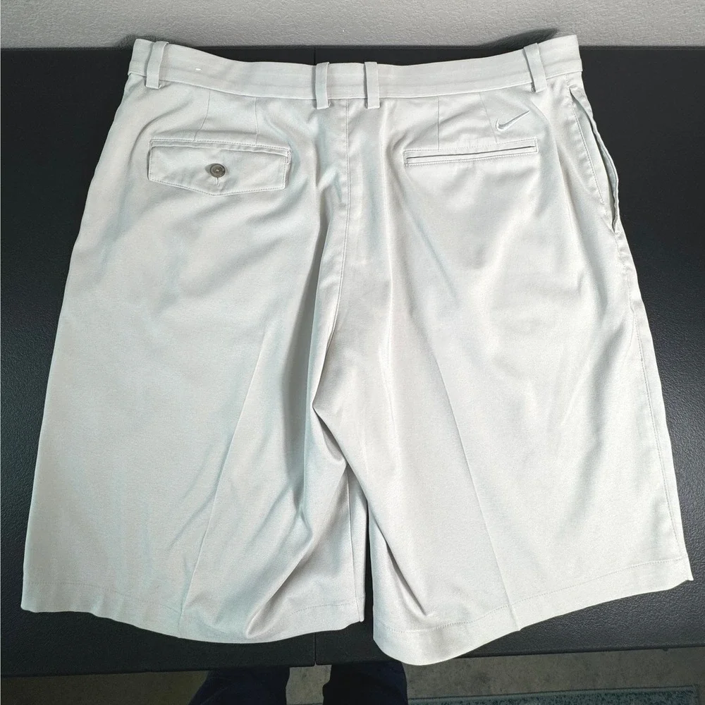 Nike Mens Dri-FIT Golf Shorts Light Bone‎ Off-White DQ4144-072 Size 38